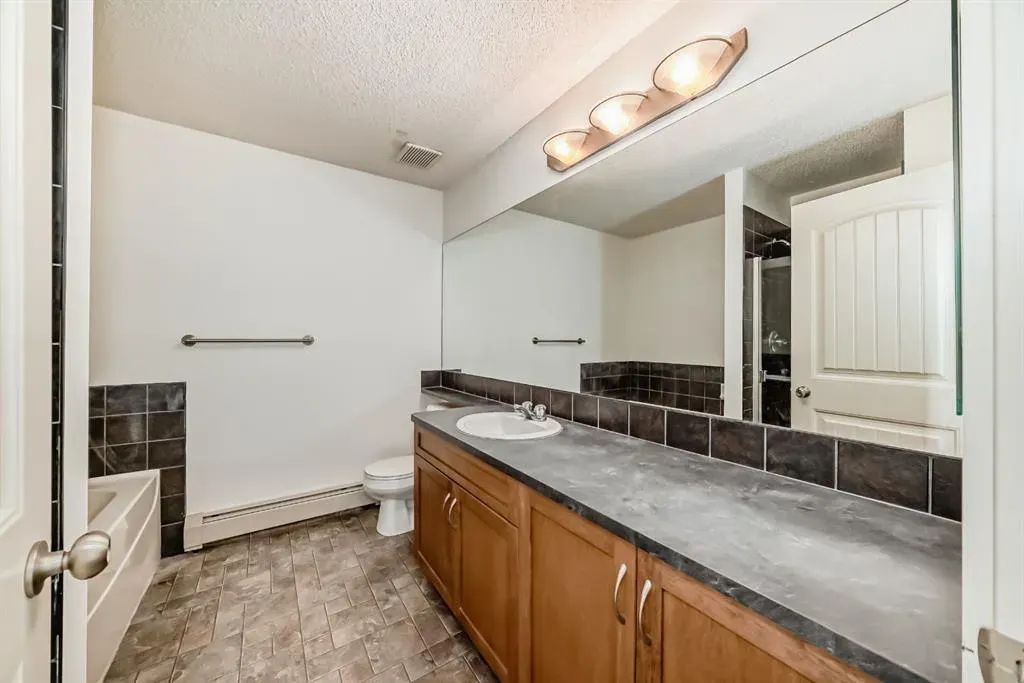 220 Village Terrace SW, #8