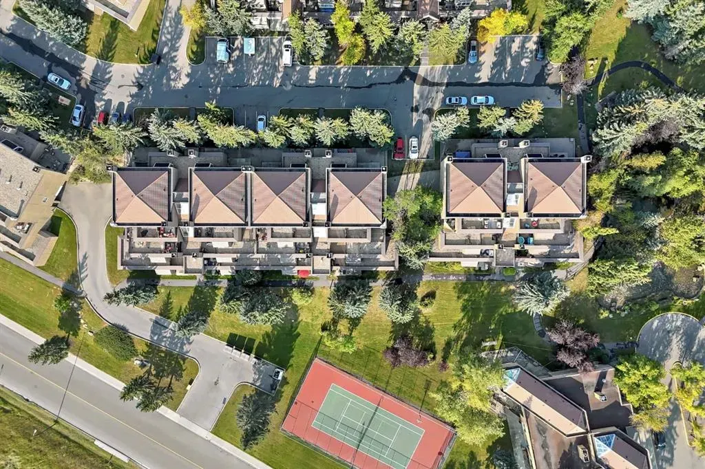 220 Village Terrace SW, #8