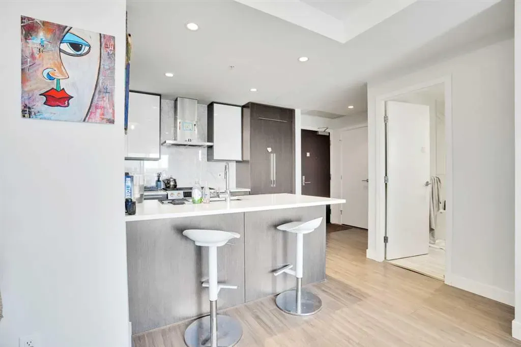 930 16 Avenue SW, #908