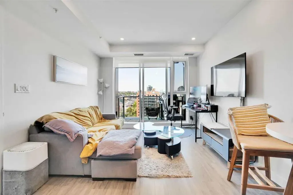 930 16 Avenue SW, #908