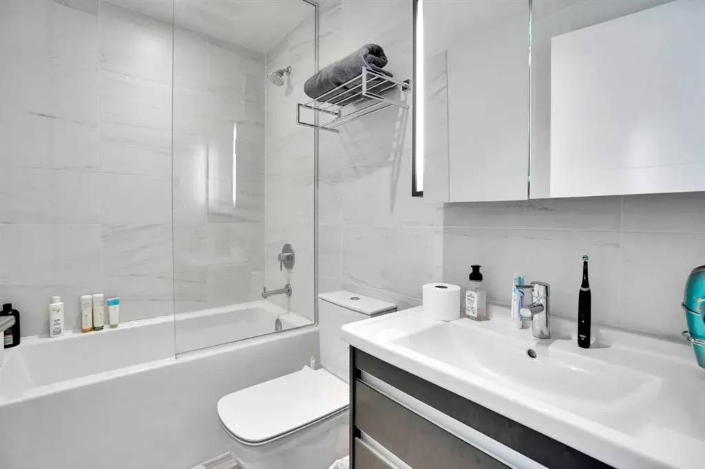 930 16 Avenue SW, #908
