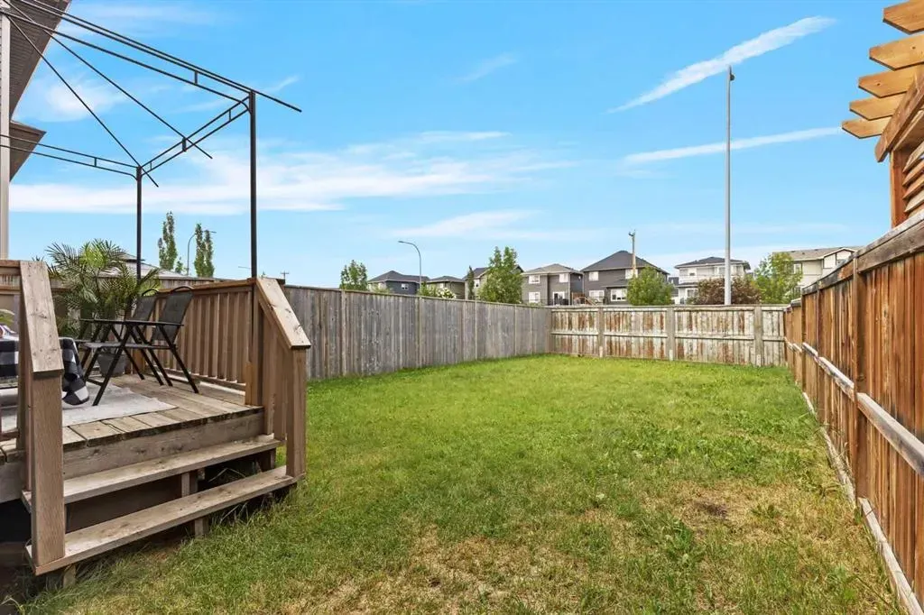 205 Luxstone Way SW