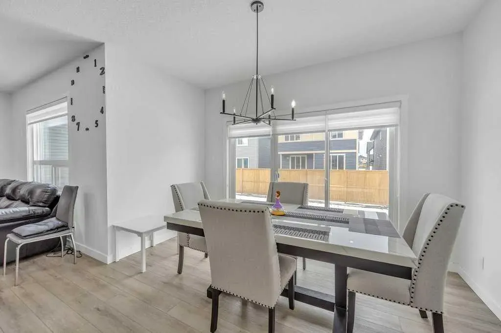 1098 Midtown Avenue SW