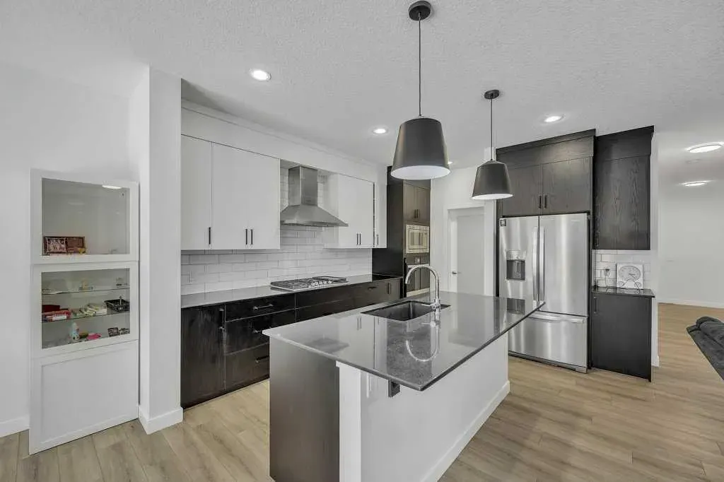 1098 Midtown Avenue SW
