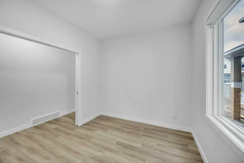 1098 Midtown Avenue SW