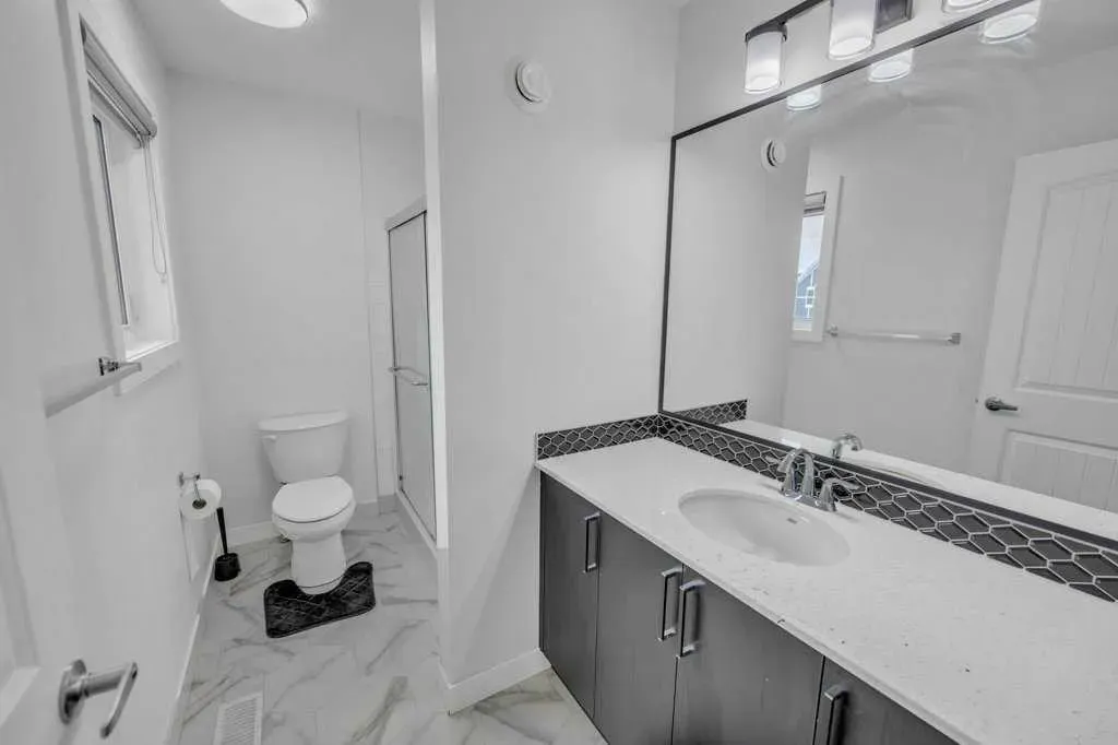 1098 Midtown Avenue SW