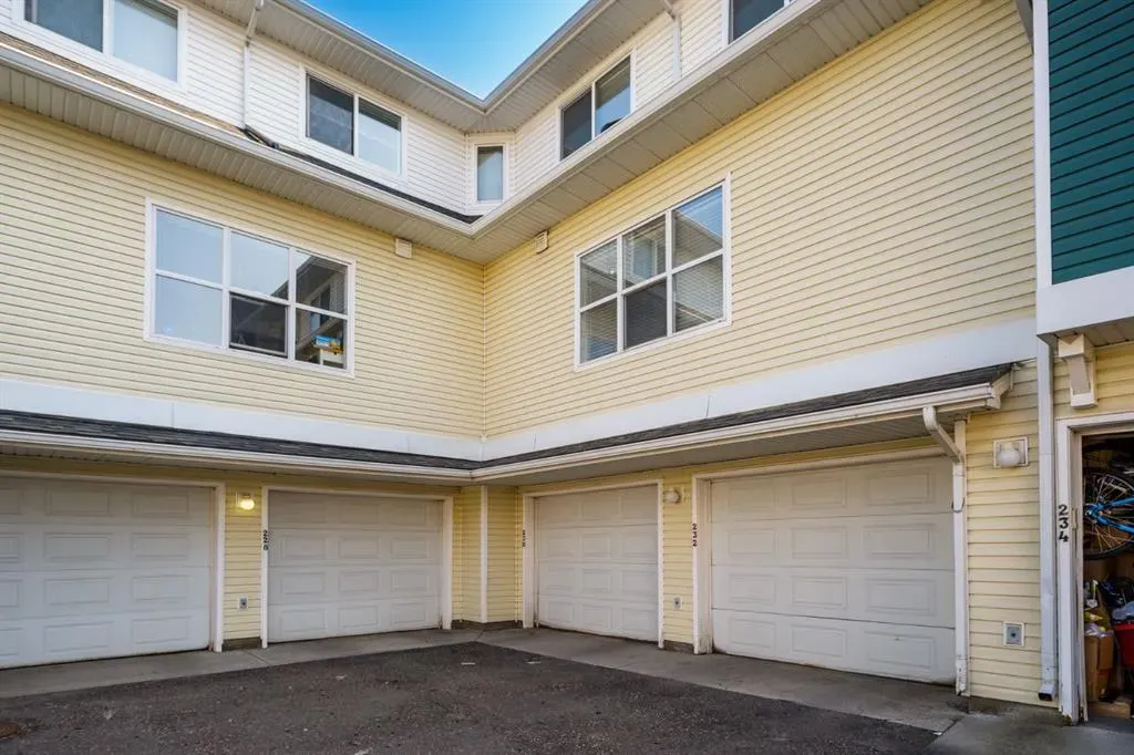 232 Mckenzie Towne Link SE