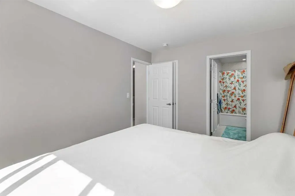 203 Windford Crescent SW