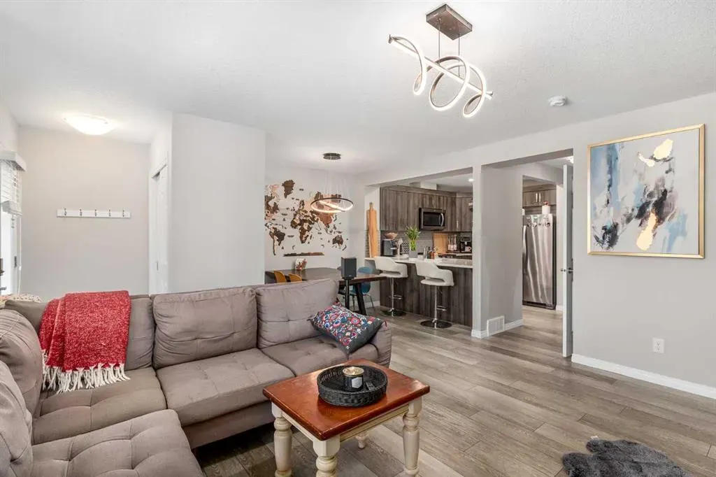 203 Windford Crescent SW