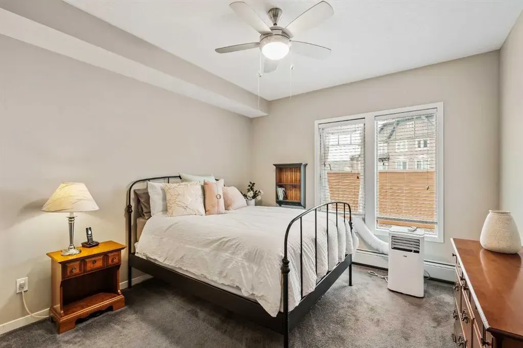 10 Mahogany Mews SE, #204