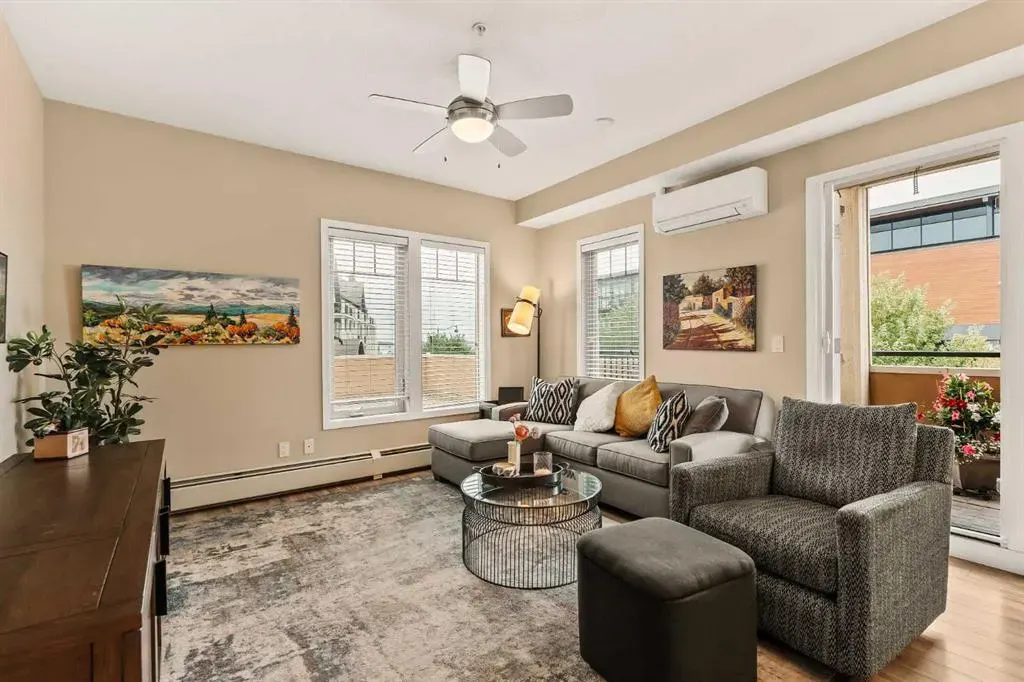 10 Mahogany Mews SE, #204