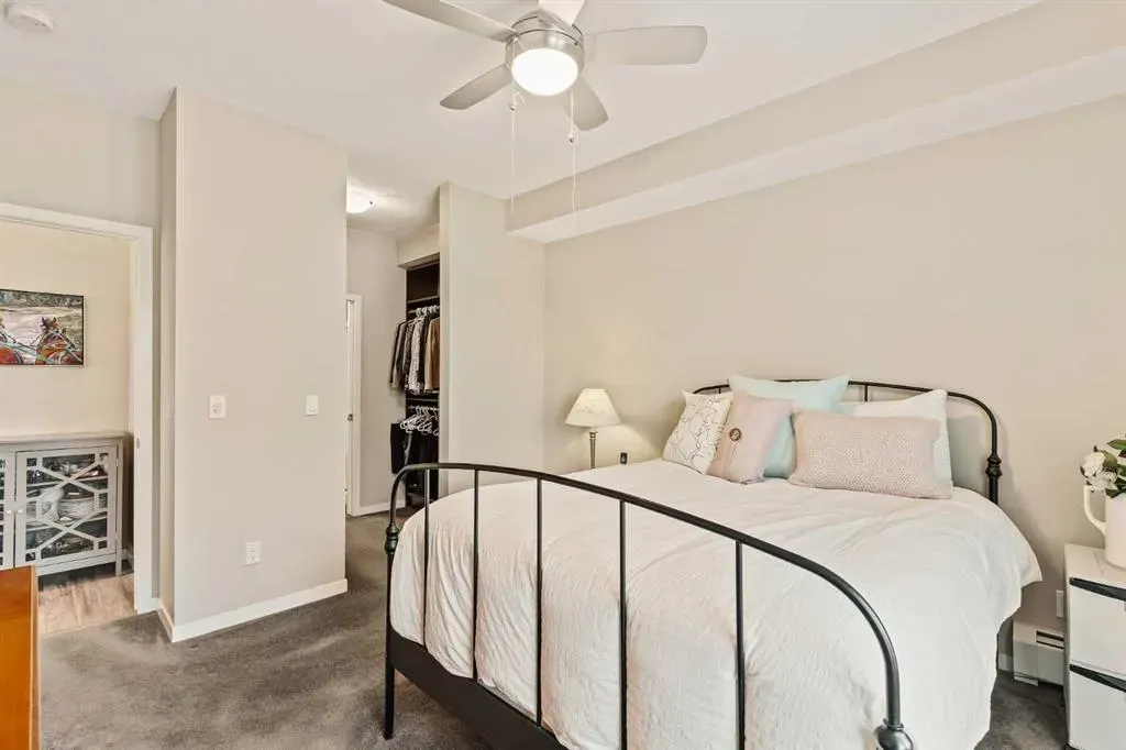 10 Mahogany Mews SE, #204