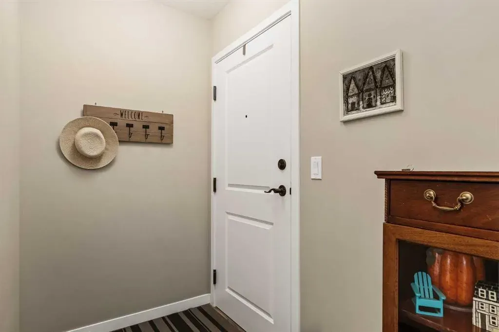 10 Mahogany Mews SE, #204