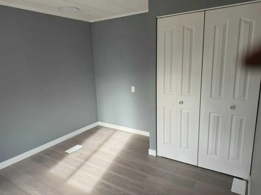 5800 46 Street, #18