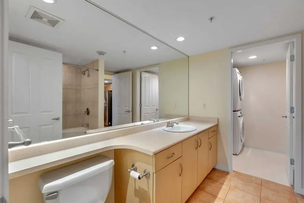 1108 6 Avenue SW, #206
