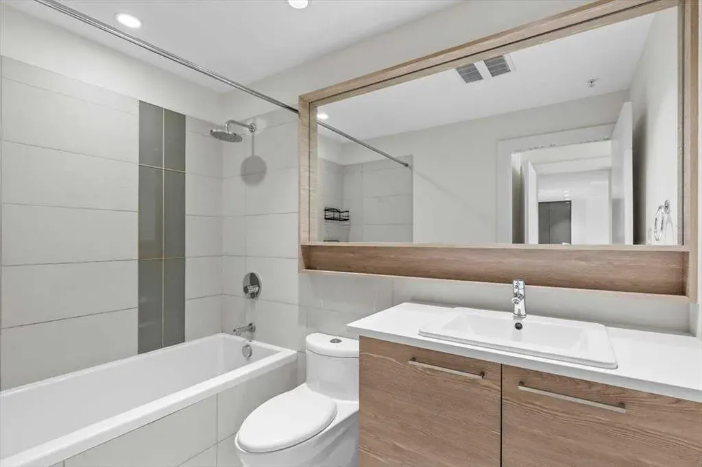 38 9 Street NE, #610