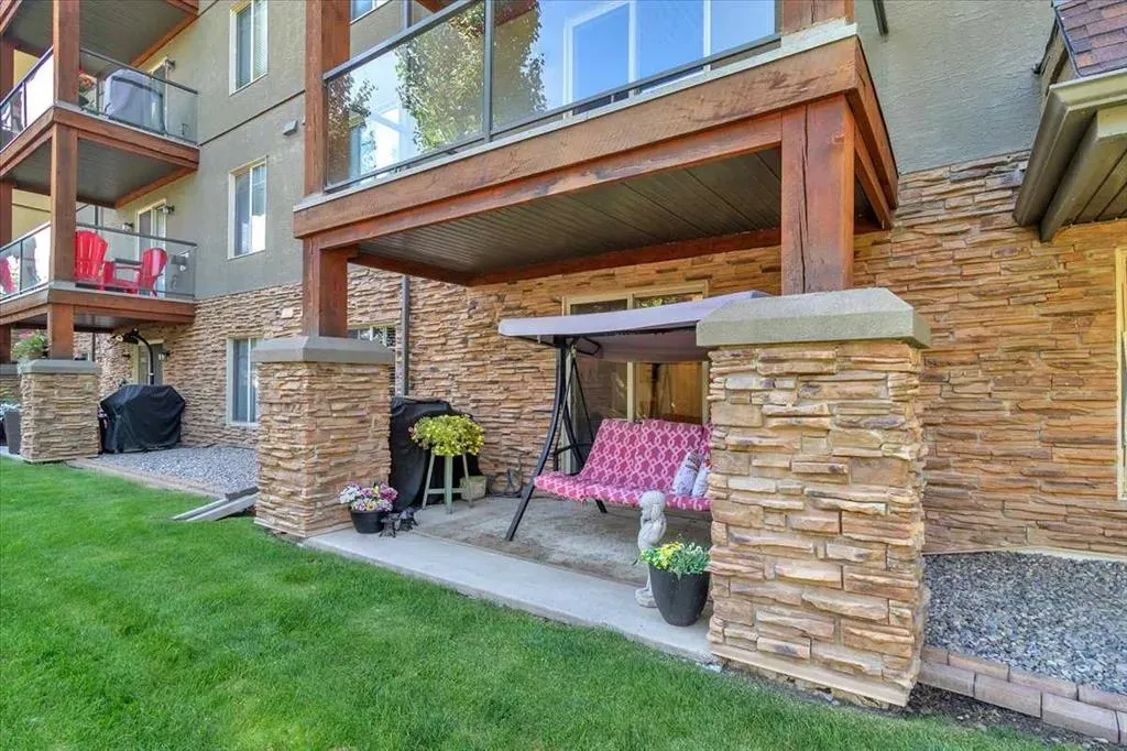 92 Crystal Shores Road, #2110