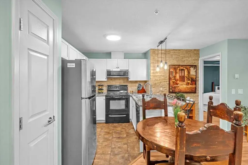 92 Crystal Shores Road, #2110