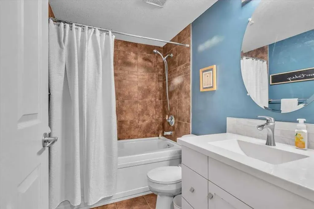 92 Crystal Shores Road, #2110