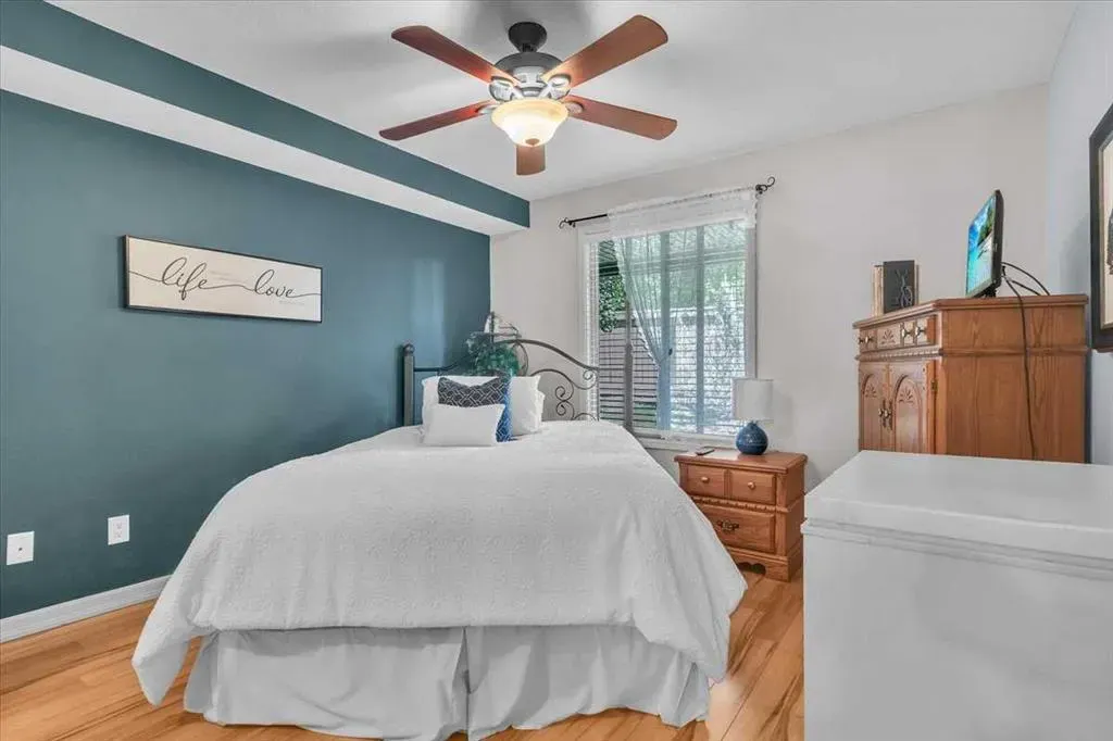 92 Crystal Shores Road, #2110