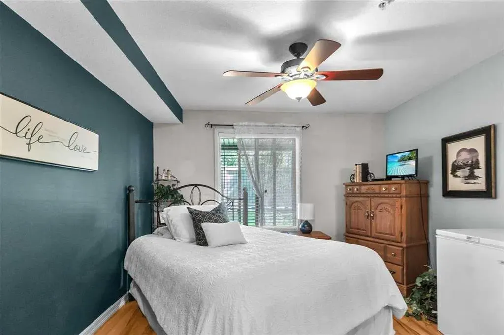 92 Crystal Shores Road, #2110