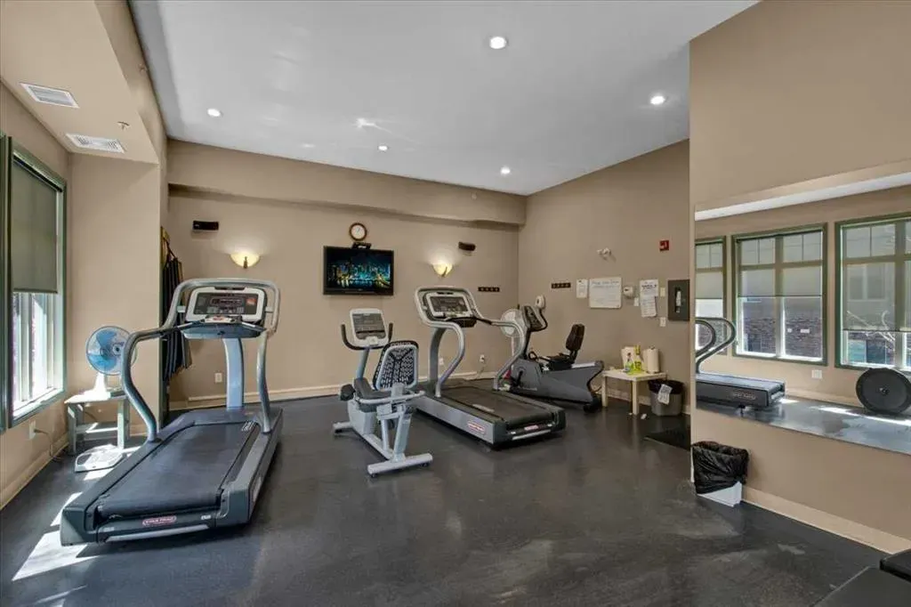92 Crystal Shores Road, #2110