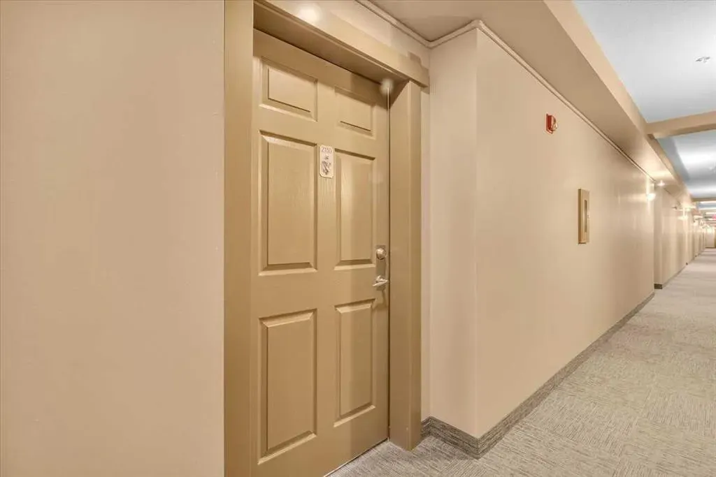 92 Crystal Shores Road, #2110
