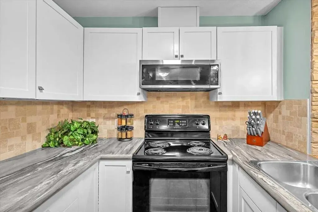 92 Crystal Shores Road, #2110
