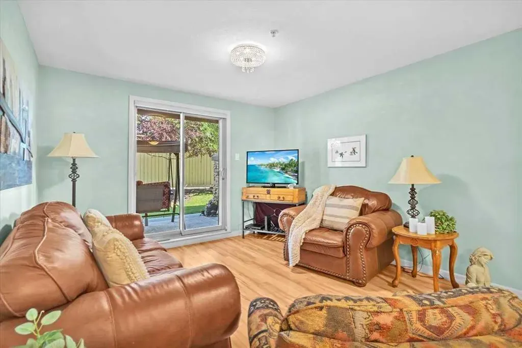 92 Crystal Shores Road, #2110