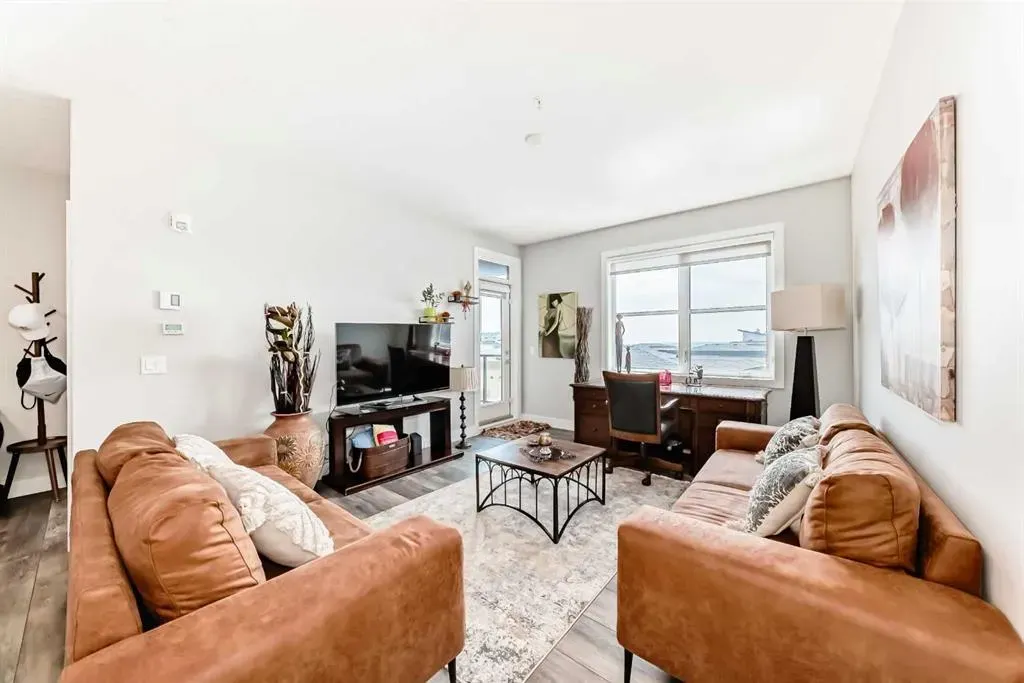 8355 19 Avenue SW, #210