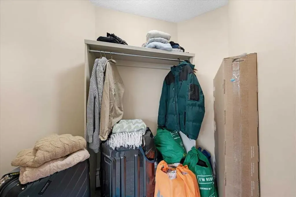 630 57 Avenue SW, #206