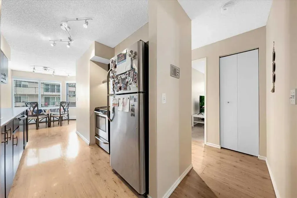 630 57 Avenue SW, #206