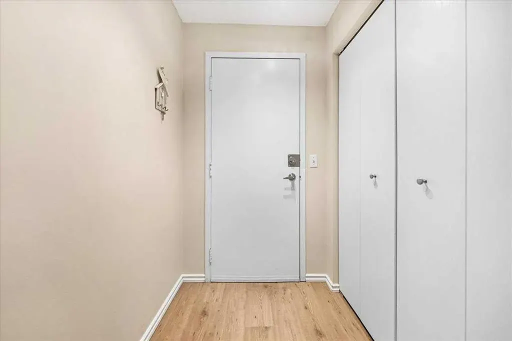 630 57 Avenue SW, #206