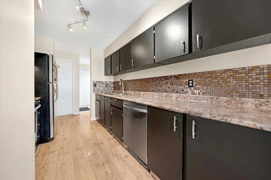 630 57 Avenue SW, #206