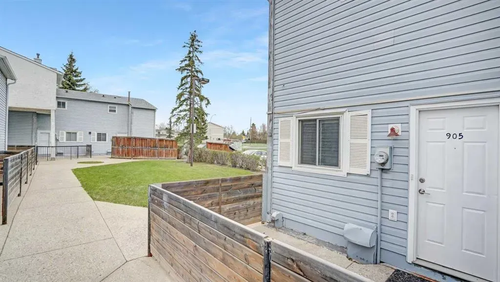 380 Falconridge Crescent NE, #905