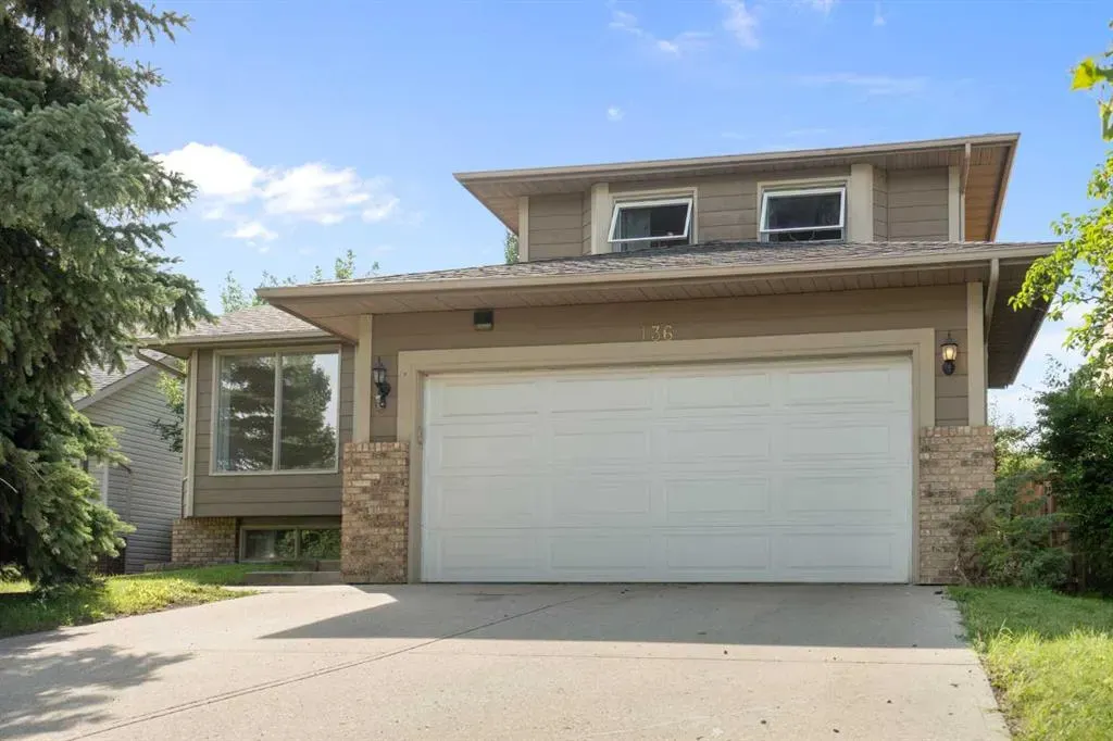 136 Sunvista Close SE