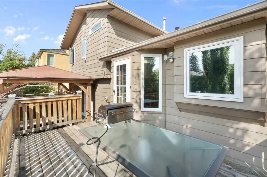 136 Sunvista Close SE