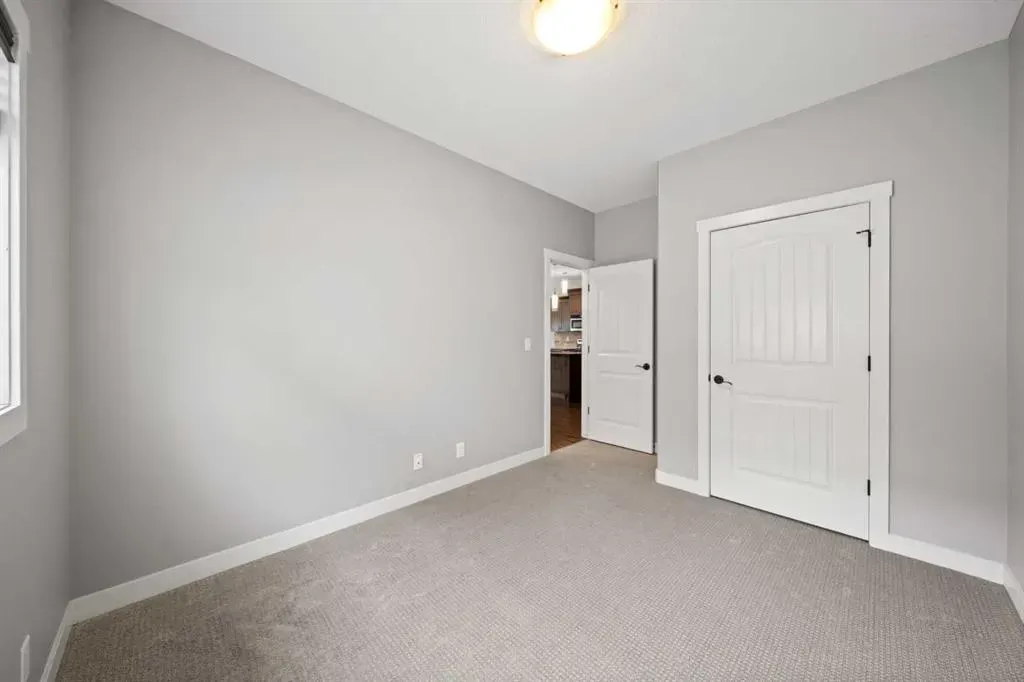 85 Turner Crescent