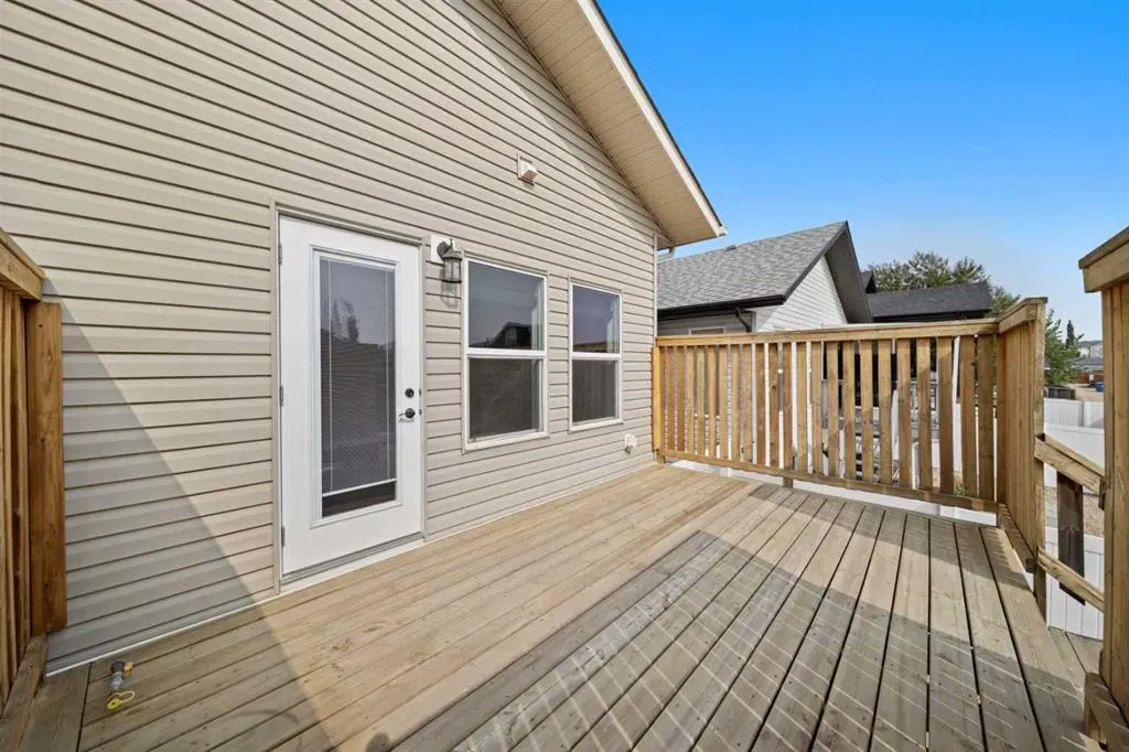 85 Turner Crescent