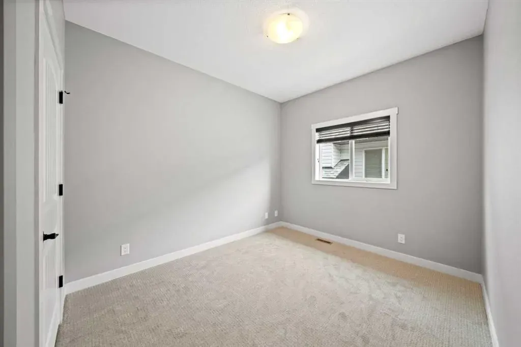 85 Turner Crescent