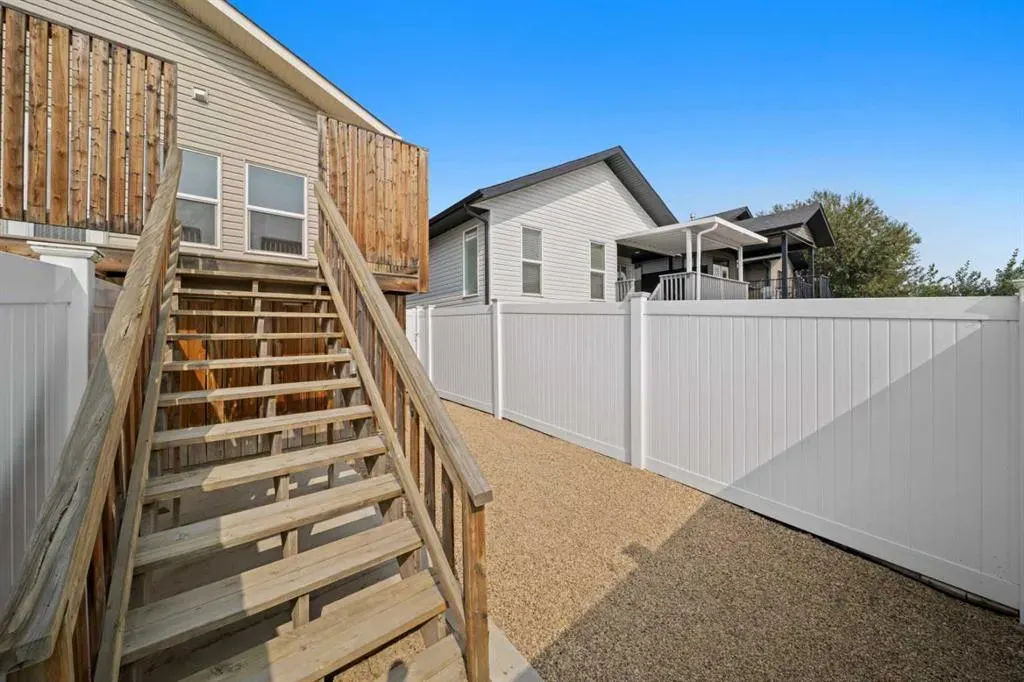 85 Turner Crescent