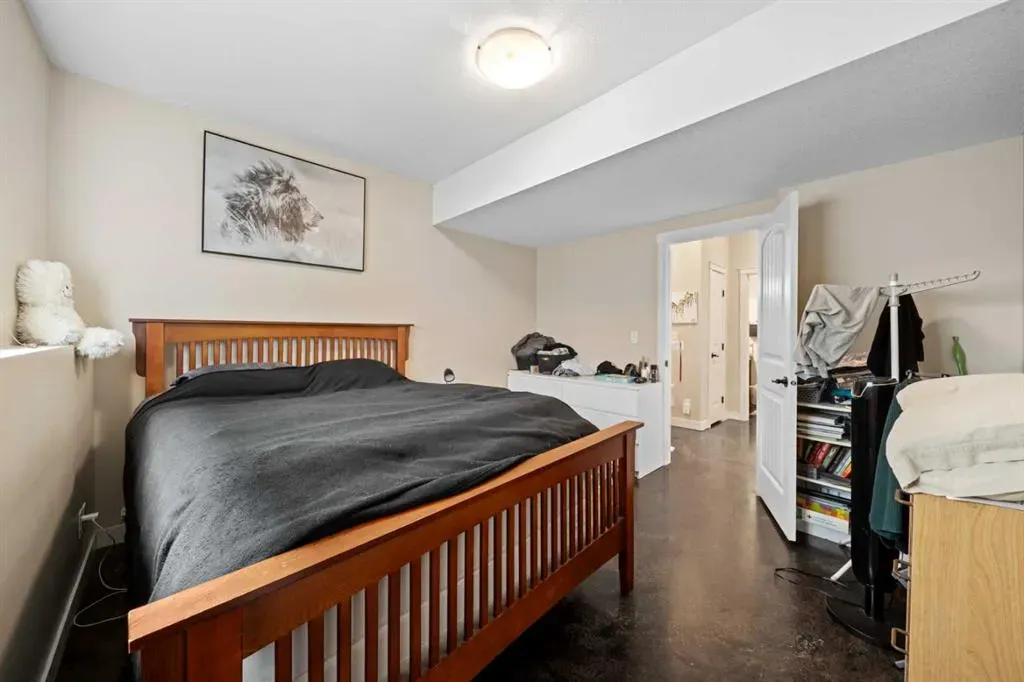 85 Turner Crescent