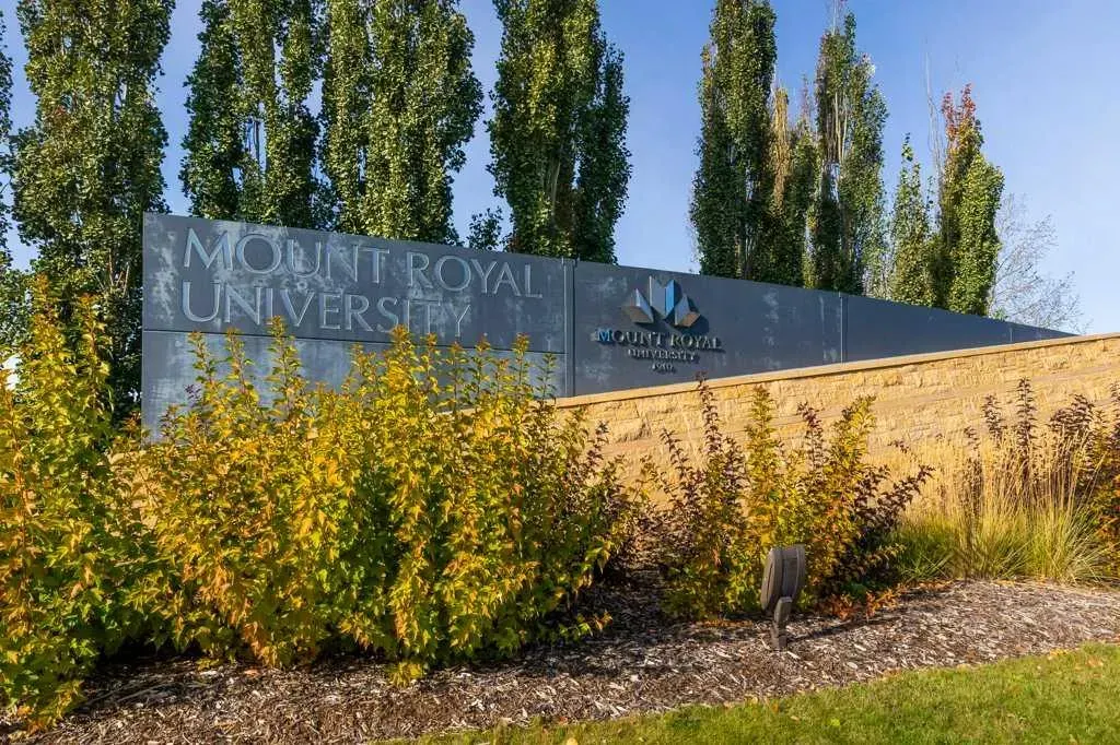 30 Richard Court SW, #140