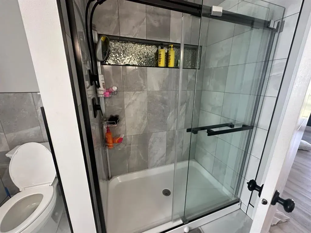 7702 Devonshire Lane