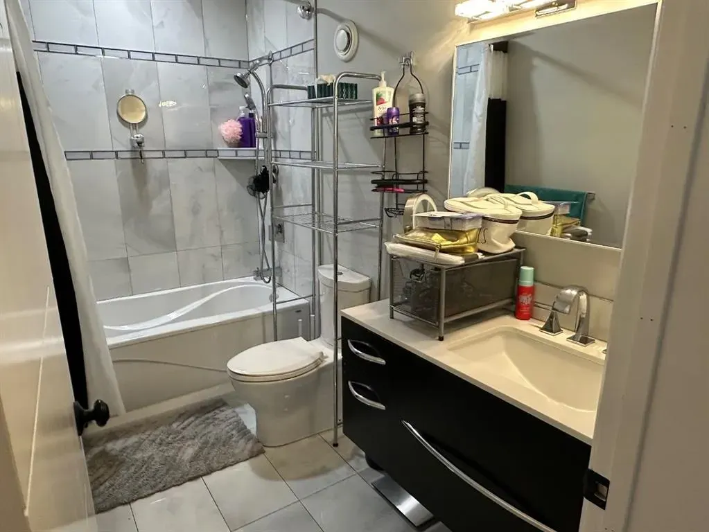 7702 Devonshire Lane