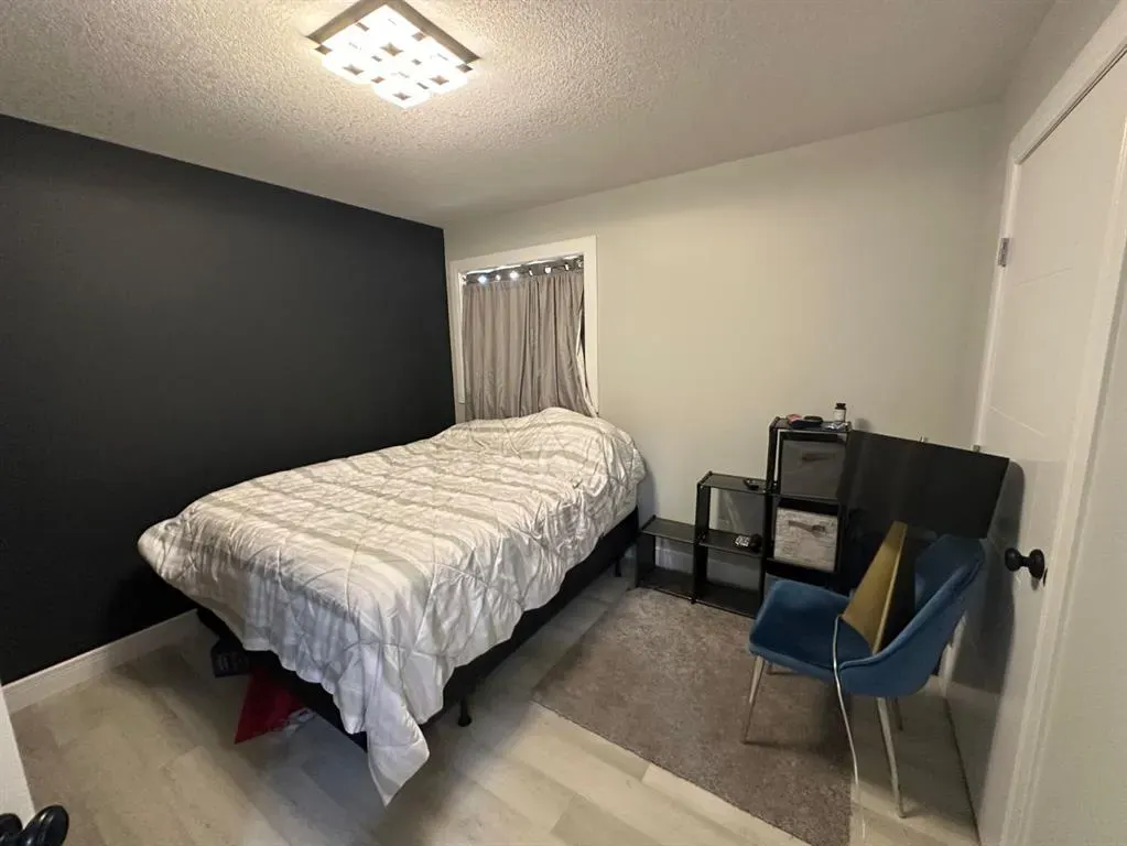 7702 Devonshire Lane