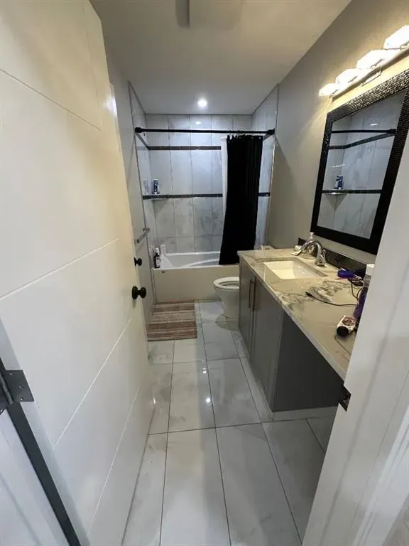 7702 Devonshire Lane