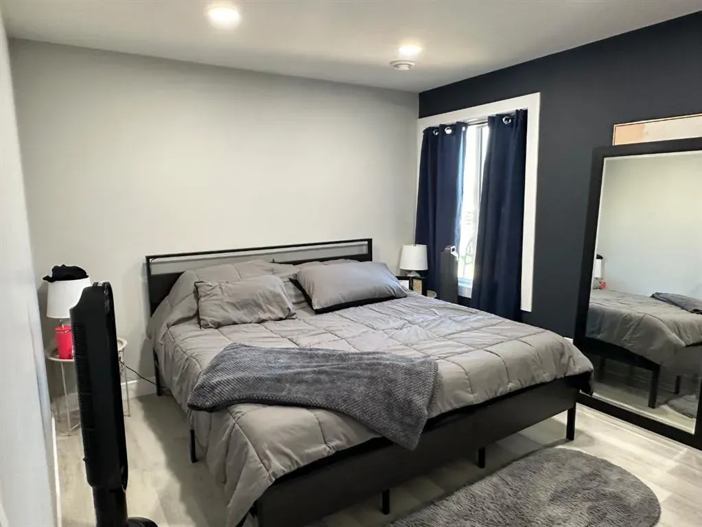 7702 Devonshire Lane