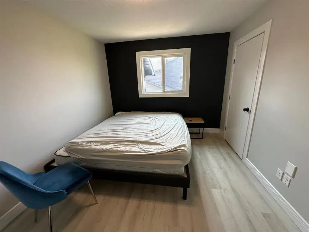 7702 Devonshire Lane