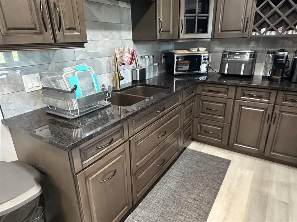 7702 Devonshire Lane